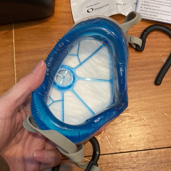 ENVO N95 Respirator w/Extra NIP Filter Instructions Container - Picture 2 of 6